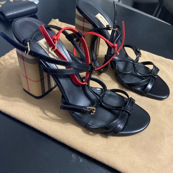 Burberry Designer heals - Picture 2 of 3